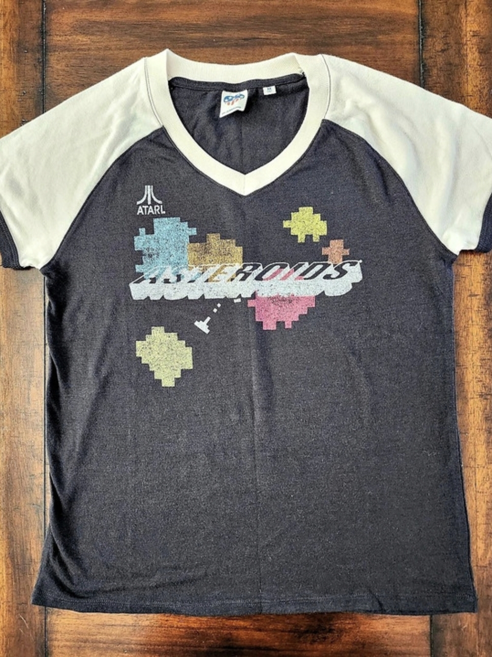 Atari Asteroids Graphic Woman's V-Neck Size Medium